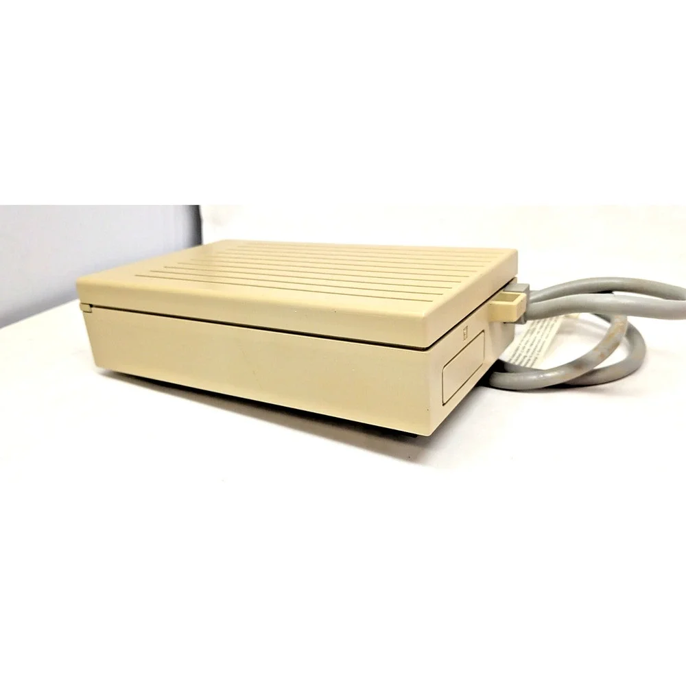 Apple 3.5” Drive A9M0106 Broken Vintage UNTESTED fast shipping